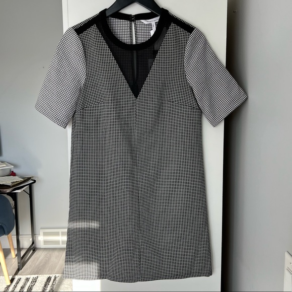 NWT BCBGeneration Black White Checkered Shift Dress. Size XXS - Picture 5 of 10